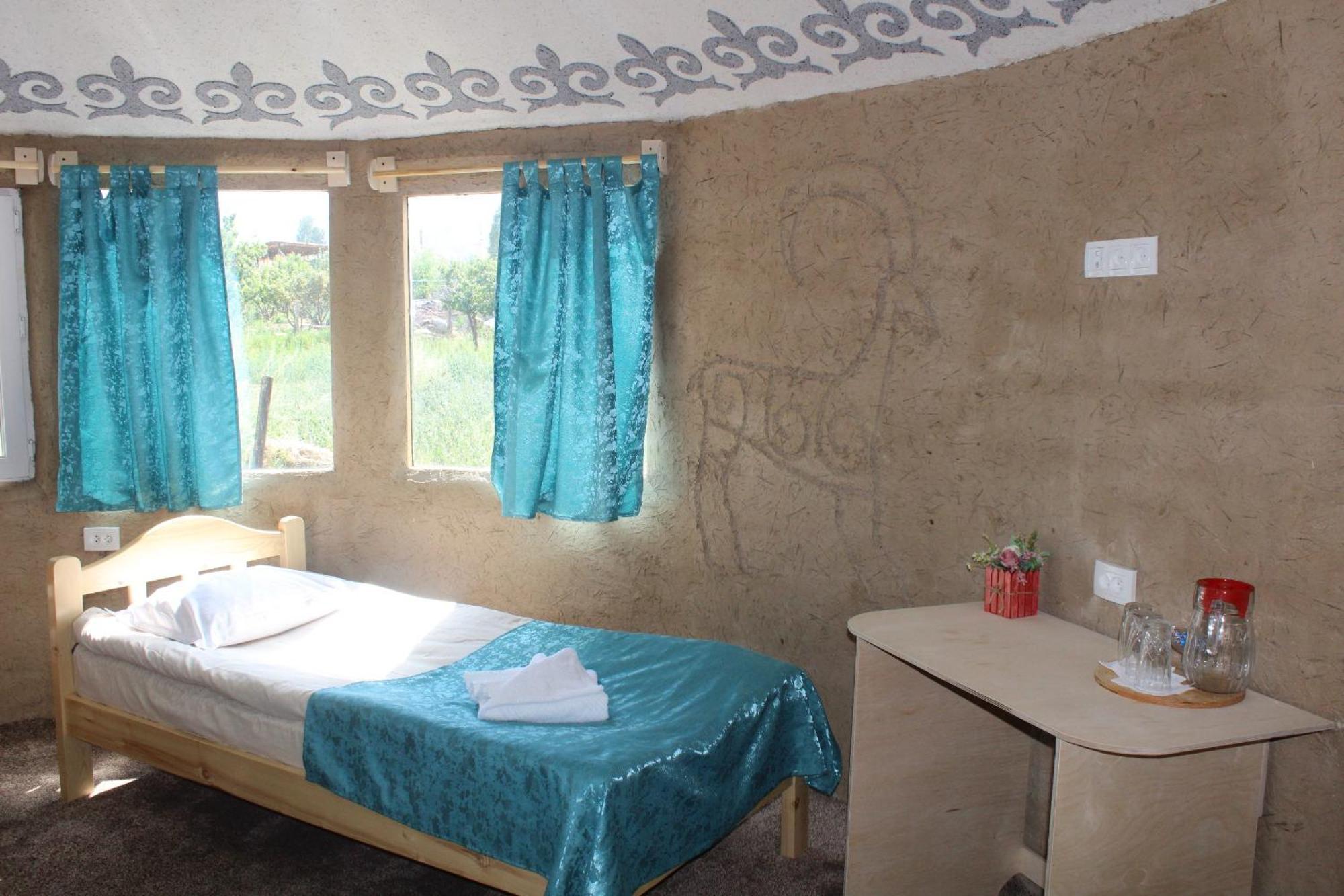 Guest House Emily Bokonbayevo Экстерьер фото